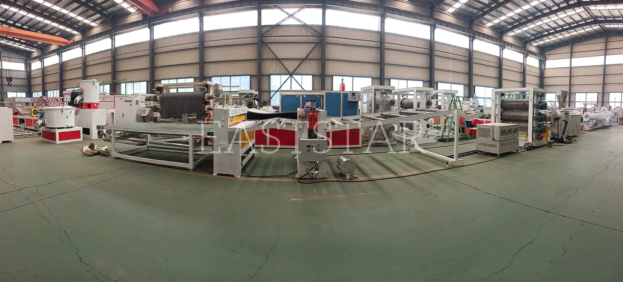 PVC Sheet extrusionem productio Line: Provectus Technology ad efficiens Vestibulum