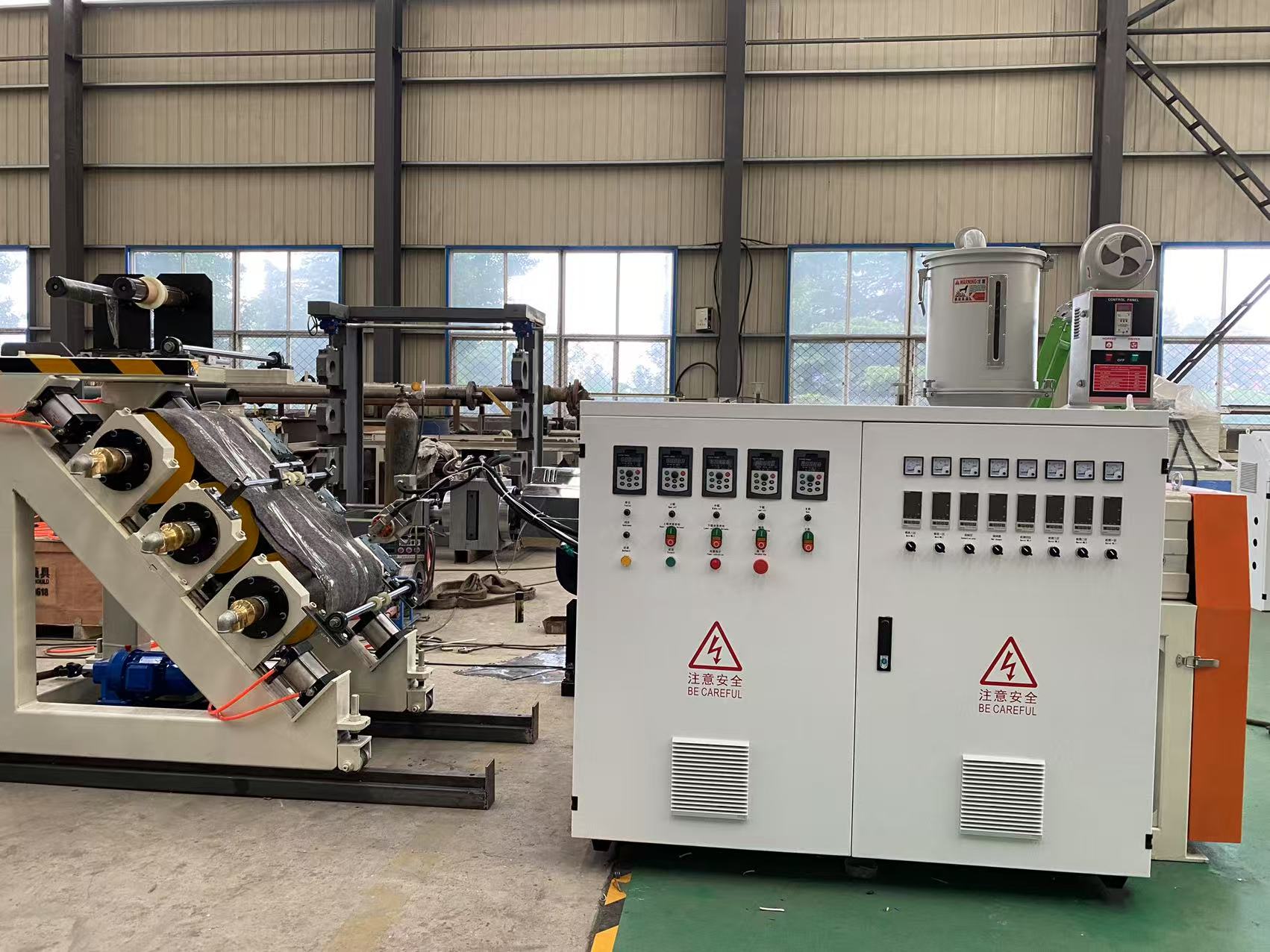 QINGDAO EASTSTAR Naves Provectus TPE Waterstop Productio Line to India