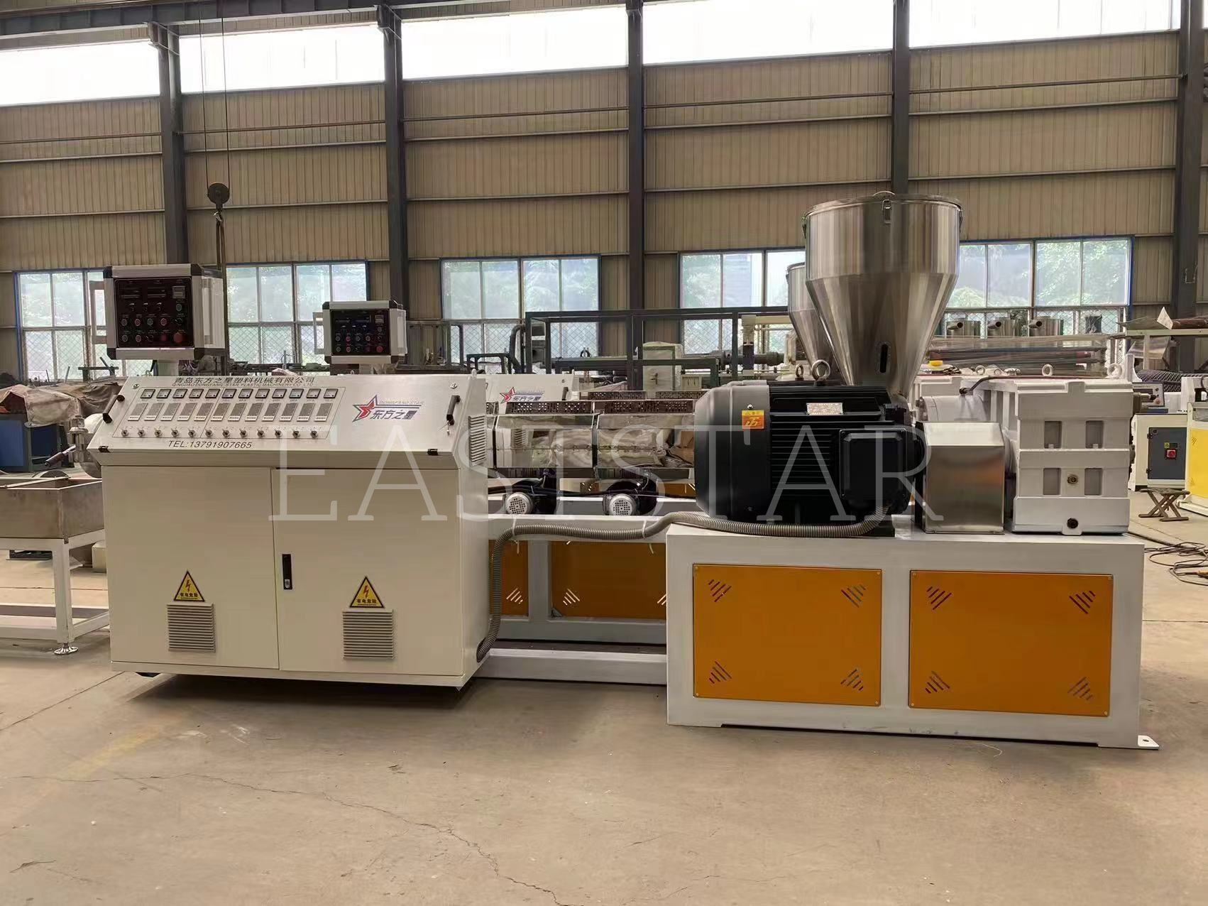 Turma nostra technica accurationem conventus parallelorum TSSK65 geminorum cochlearum granulatoris pro cliente Arabum nostro agit