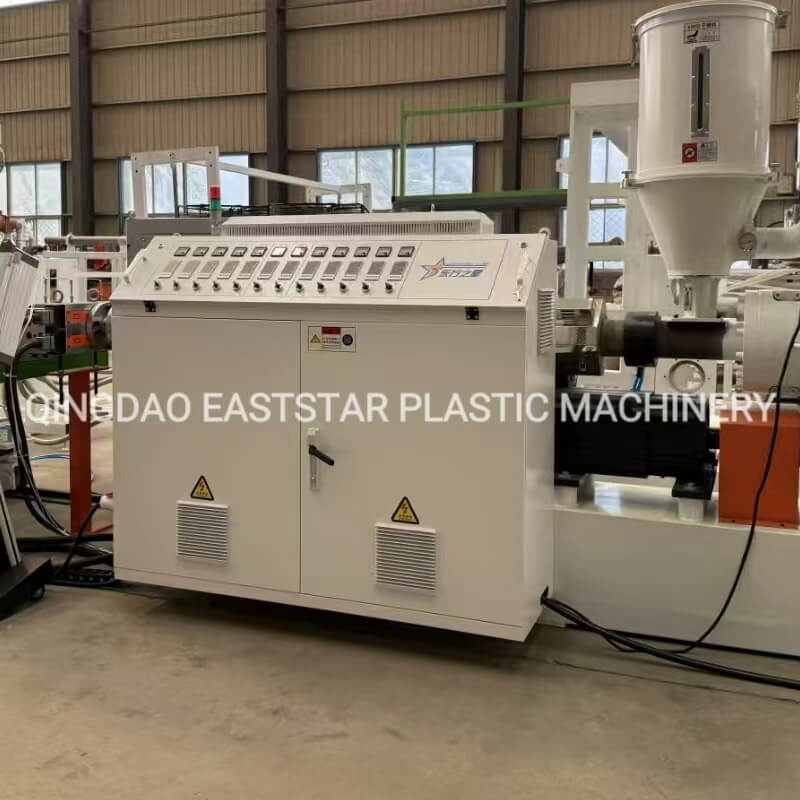 Unus e duobus PVC profile productio linea pecorum admissura